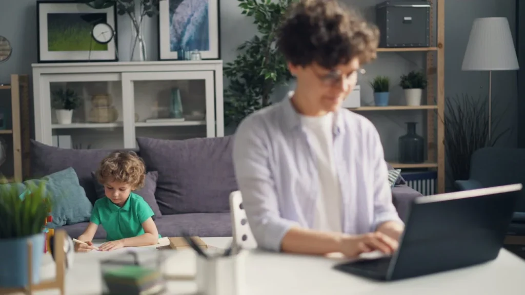 Vergleich zwischen Homeoffice und Coworking Space in München mit Kostenübersicht.
